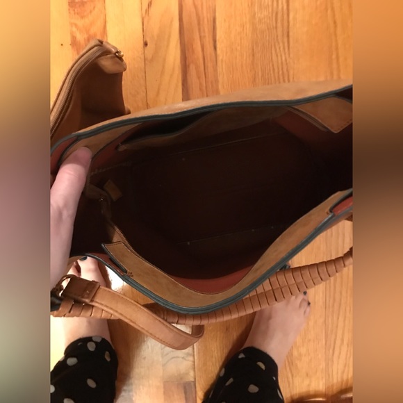 Tan faux leather purse with braiding and tassel details. - Picture 3 of 6